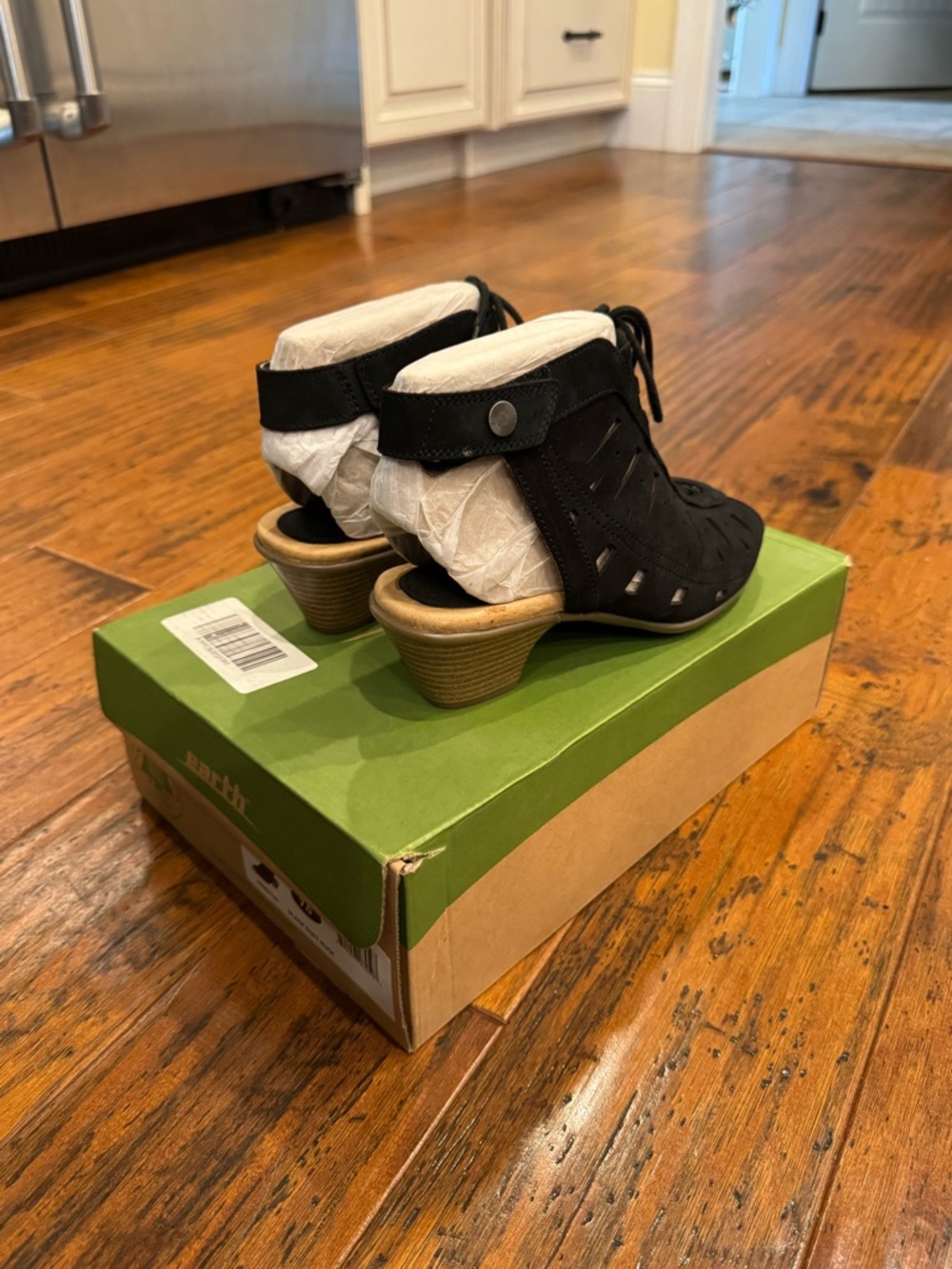 Earth Black Soft Buck Kristen Ankle Booties - Picture 3 of 6